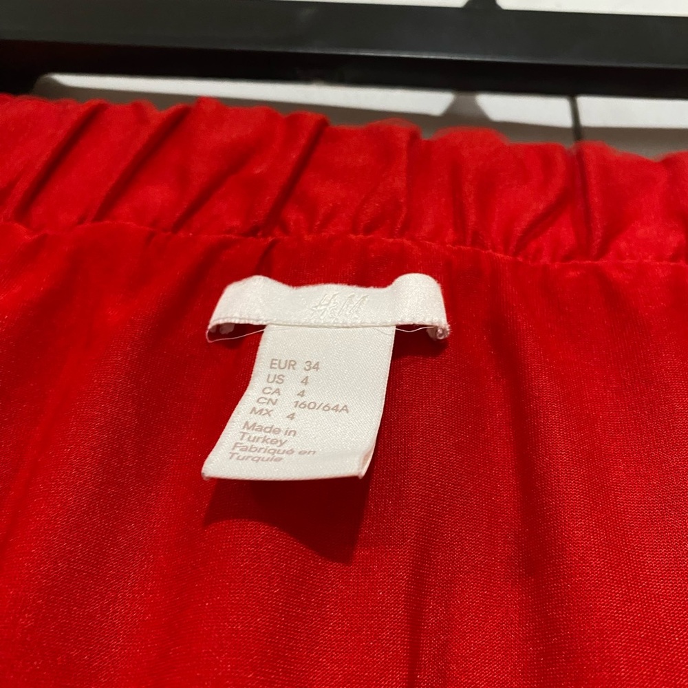 H&M Red Maxi Tulle Skirt size US 4/EU 34 pleated lightweight lined - Picture 5 of 6